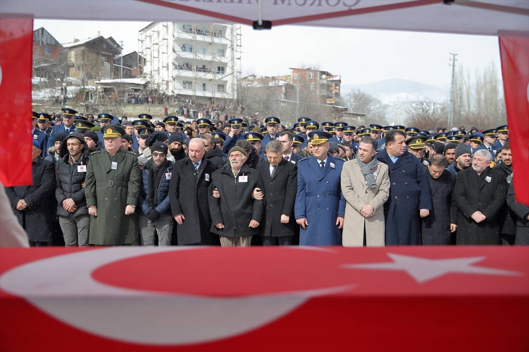 Şehit cenazesine, yüreği yanan babanın sözleri damga vurdu 11